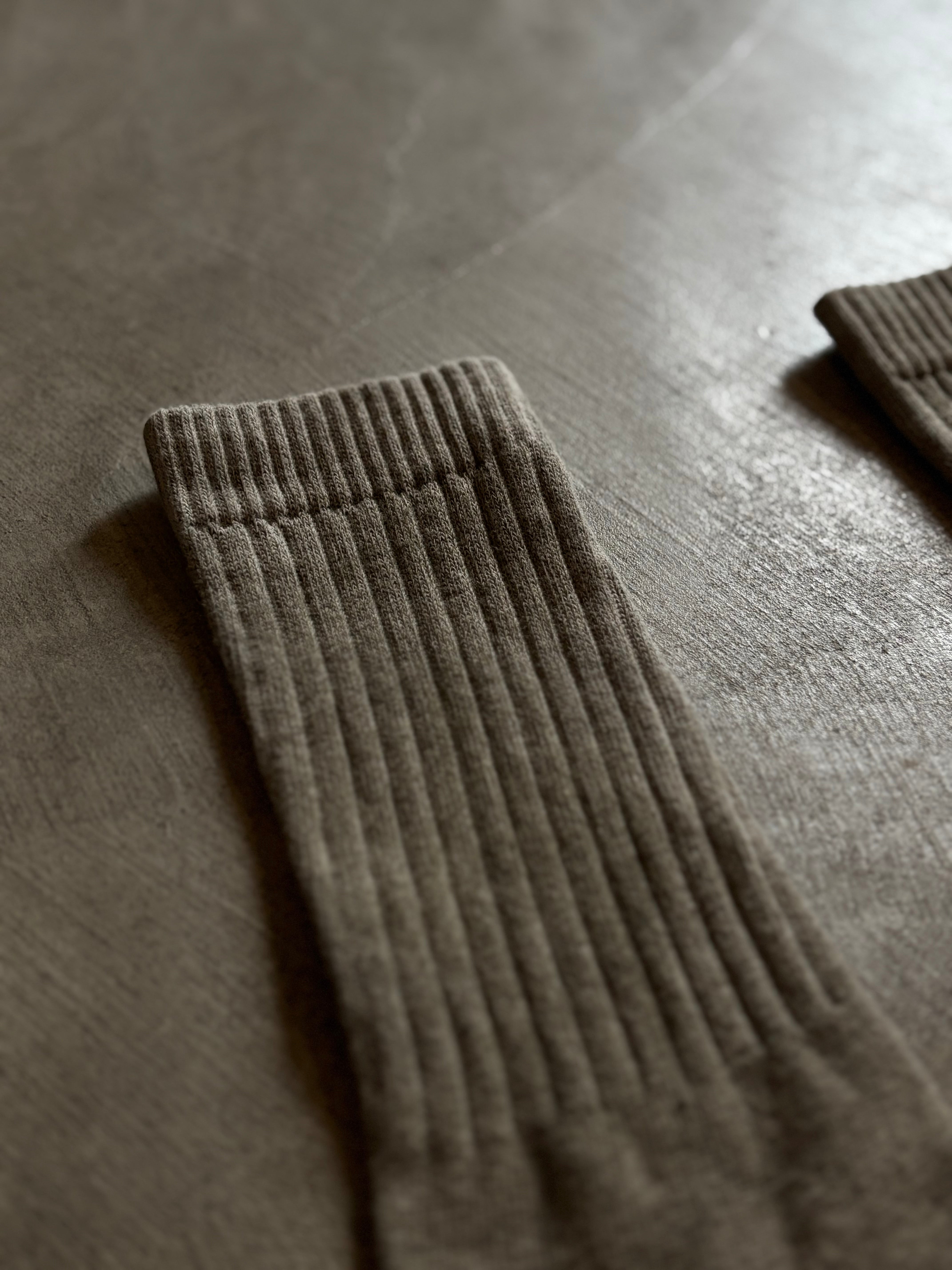 SOCKS / OLIVE